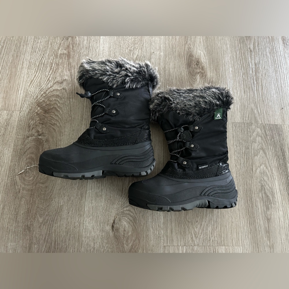 KAMIK SNOW BOOTS US SIZE 3 big kids